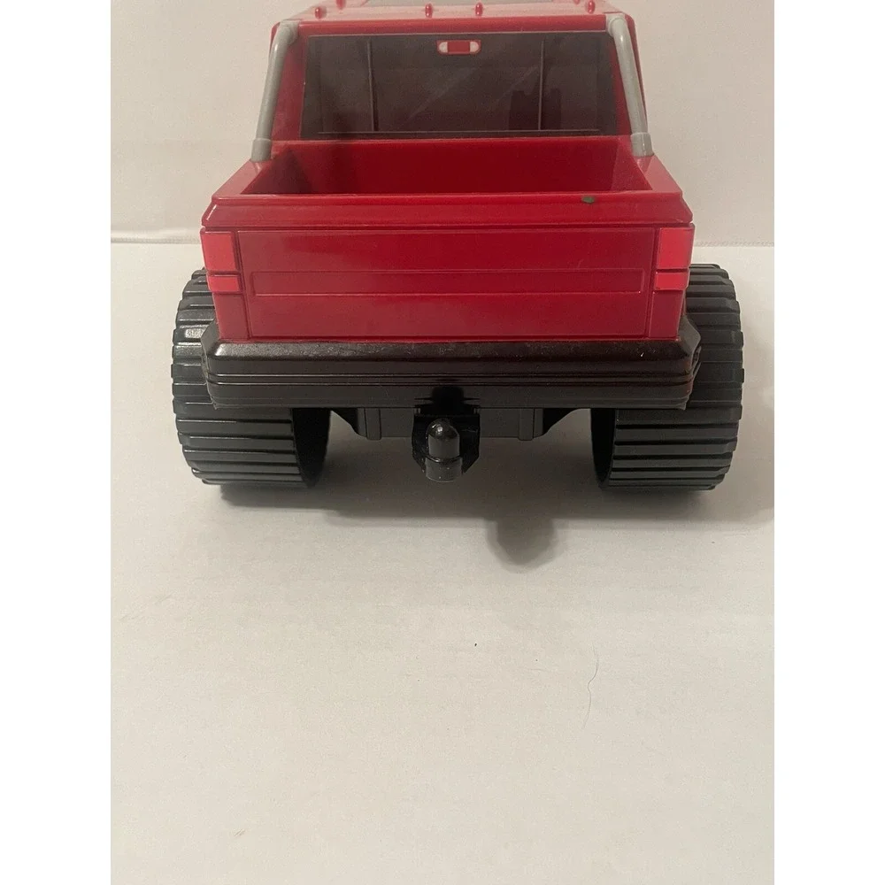 Shark Hunter Tree House Kids RED Truck (truck only) Doors Open‎ With Tow Hitch